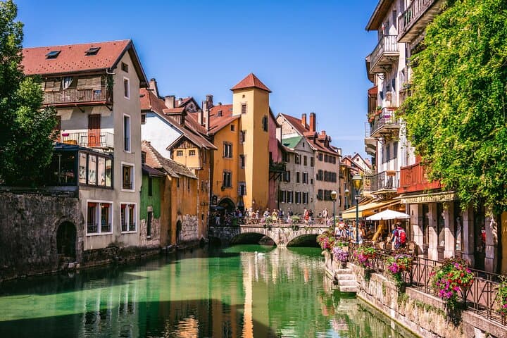 Tour guiado de Annecy y crucero con fondue en el Lago de Annecy