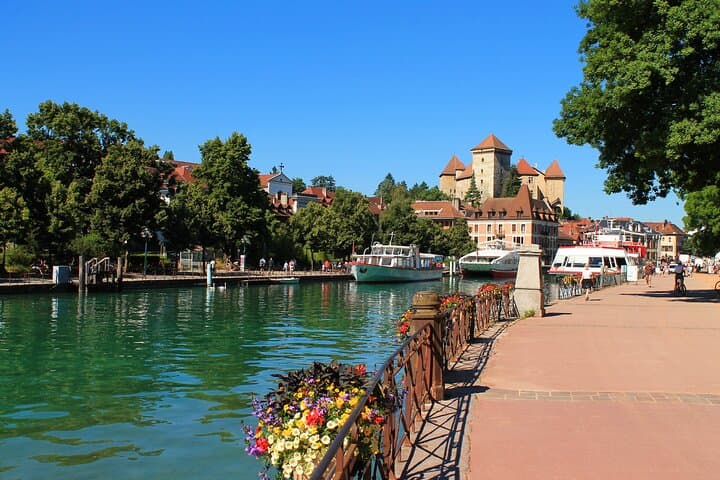Tour guiado de Annecy y crucero con fondue en el Lago de Annecy — foto 4