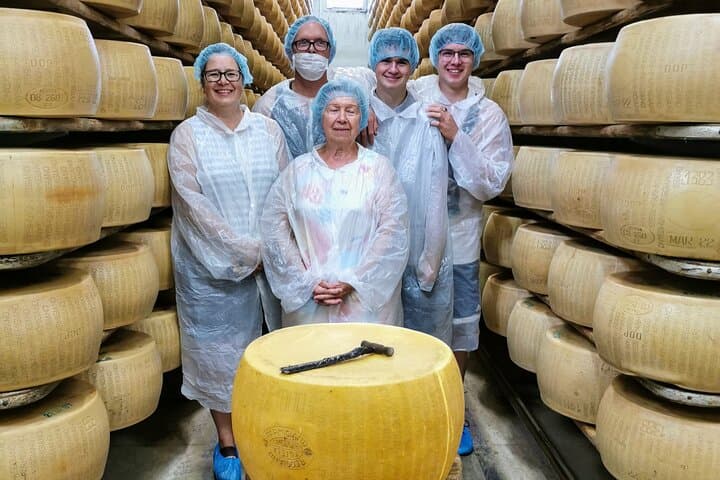 Parmigiano, Prosciutto und Traditionelle Balsamico-Tour ab Bologna