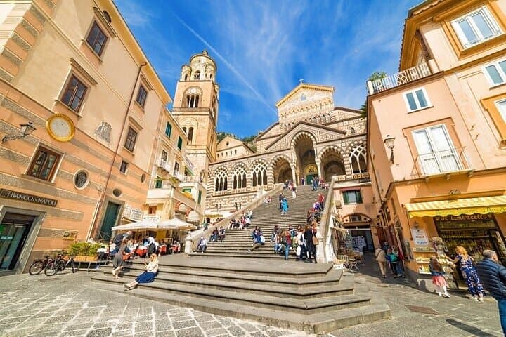 Passeggiata alla Scoperta di Amalfi: Cattedrale, Musei e Torri Antiche