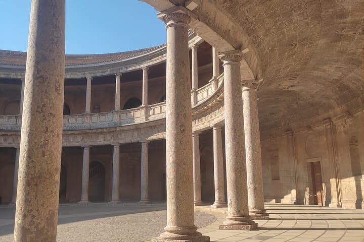 Tour Privado a la Alhambra con Guía (entradas no incluidas) — foto 5