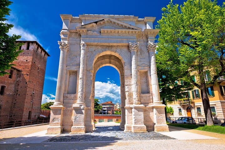 Halbtägige private Tour durch Verona und die Arena — Foto 2