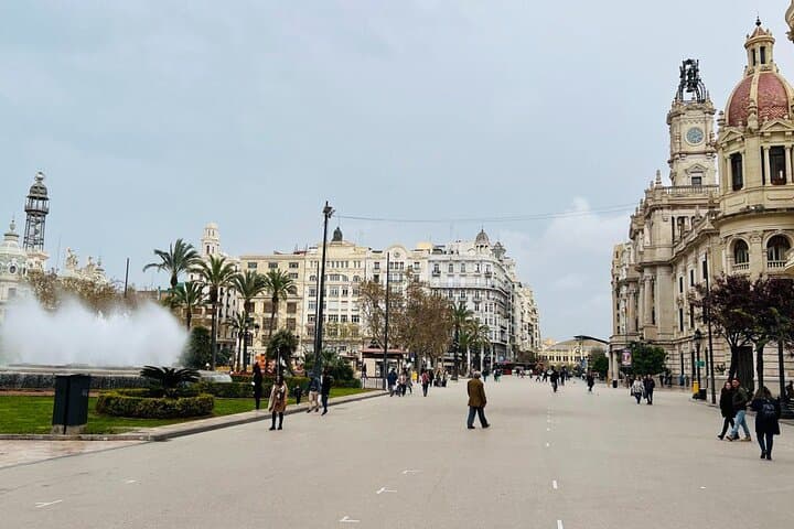 Valencia: Tour Guidato in Bicicletta con le 25 Attrazioni Principali — foto 4