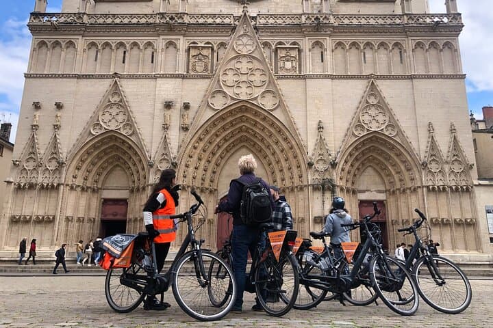 Tour guiado en bicicleta de 2.5 horas por el Viejo Lyon