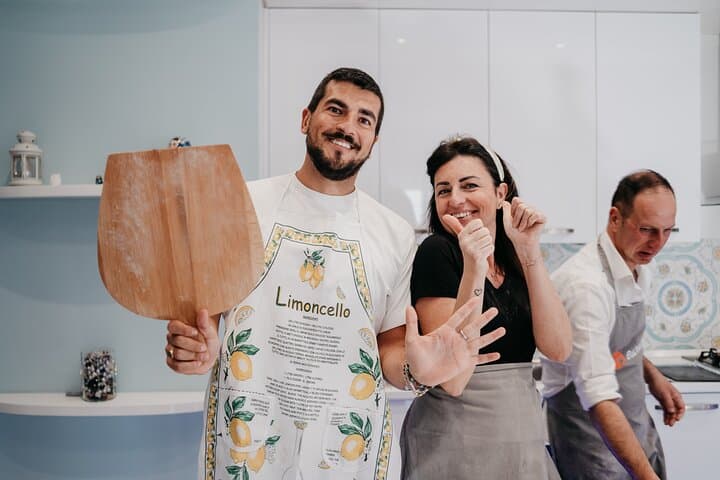 Neapolitanische Pizza in Neapel zubereiten — Foto 3