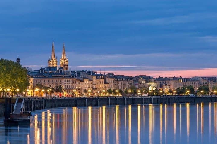 Trasferimento Aeroportuale: Aeroporto di Bordeaux BOD a Bordeaux in Van di Lusso — foto 5