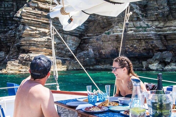 Tour Privado en Velero con Tapas y Barra Libre en Ibiza — foto 5