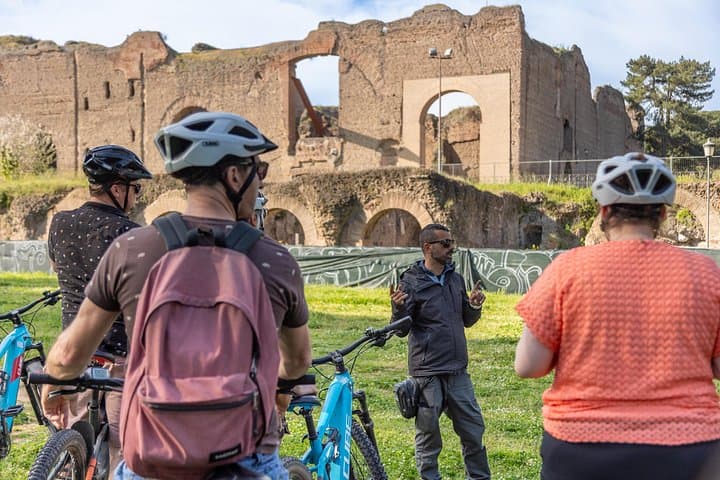 Appian Way & Aqueducts E-Bike-Tour in kleiner Gruppe — Foto 4