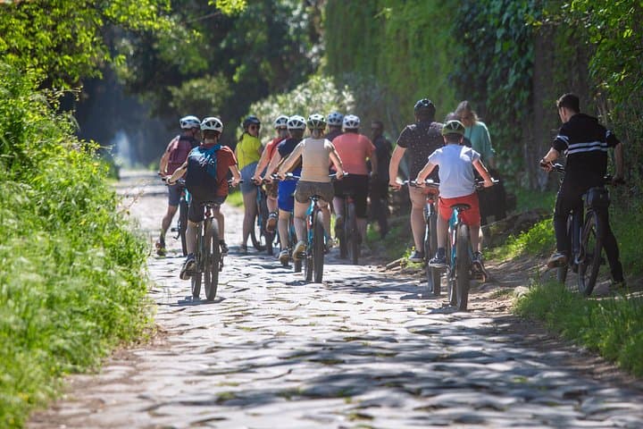 Appian Way & Aqueducts E-Bike-Tour in kleiner Gruppe — Foto 3
