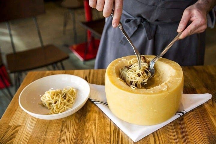 Flambé Käserad Trüffelpasta-Kurs & Tiramisù in Florenz — Foto 3