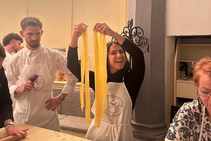 Flambé Käserad Trüffelpasta-Kurs & Tiramisù in Florenz — Foto 4