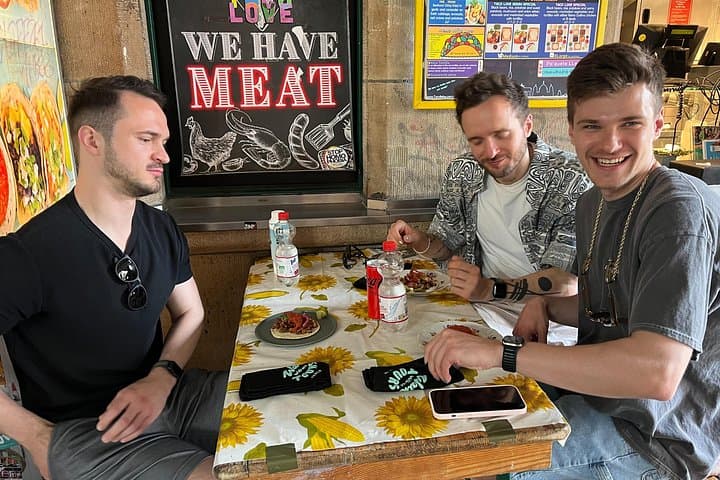 Berlins versteckte Street Food & Kultur Tour — Foto 4