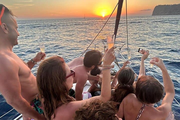 Experiencia de Navegación de Todo el Día Descubriendo Ibiza y Formentera — foto 4