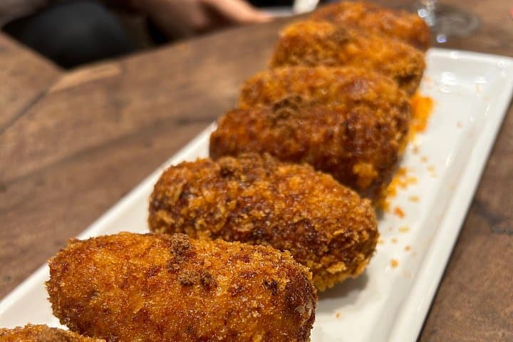 Madrid Lokale Tapas Tour mit privatem Abendessen und unbegrenztem Wein — Foto 4