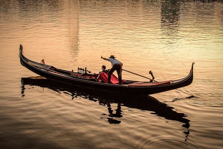 Gita esclusiva in una gondola veneziana originale sull'Alster