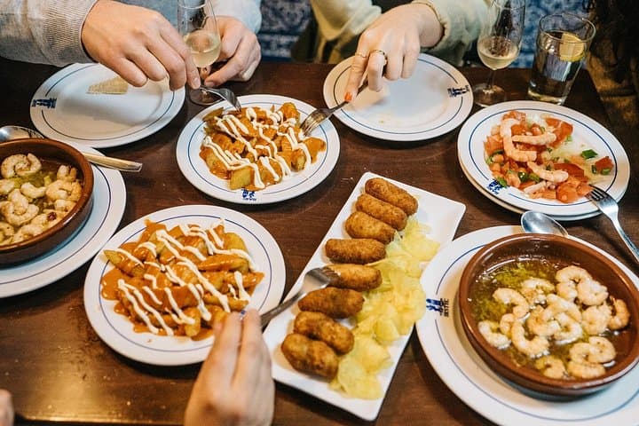 Private Tapas Tour in Triana, Sevilla — Foto 2