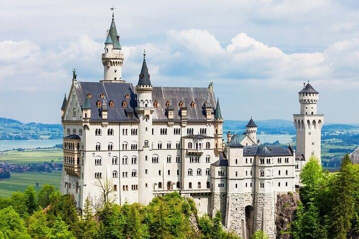 Privater Tagesausflug zum Schloss Neuschwanstein und nach Landsberg — Foto 2