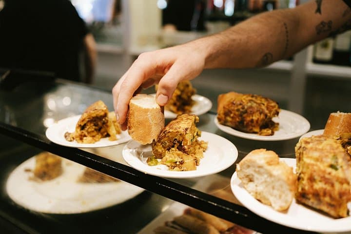 Pintxos- und Wein-Tour im Centro von San Sebastian — Foto 2