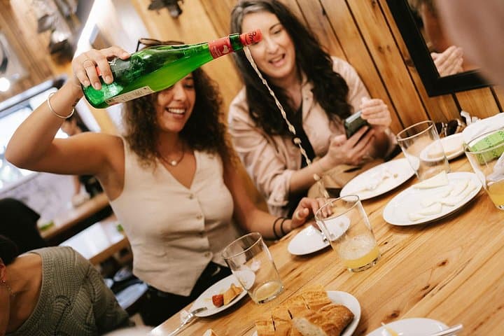 Pintxos- und Wein-Tour im Centro von San Sebastian — Foto 4