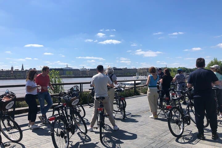 Visite guidée à vélo des essentiels de Bordeaux — photo 4