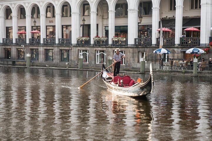 Gita esclusiva in una gondola veneziana originale sull'Alster — foto 2