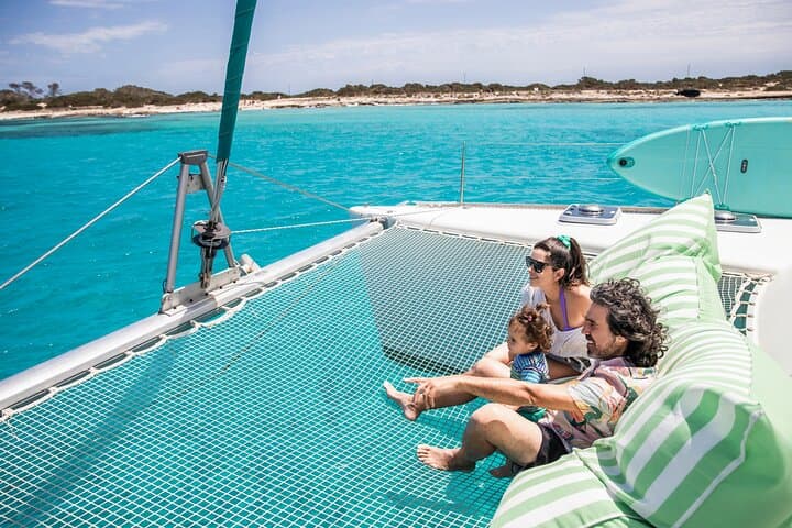Excursion en petit groupe à Formentera et Ibiza en catamaran — photo 1