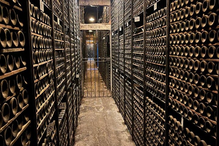 Private Tour nach La Rioja: Besuch von 2 Premium-Weingütern mit Mittagessen — Foto 3
