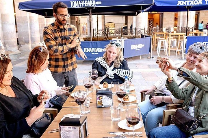 Gourmet Pintxos & Premium Weintour in Bilbao — Foto 5