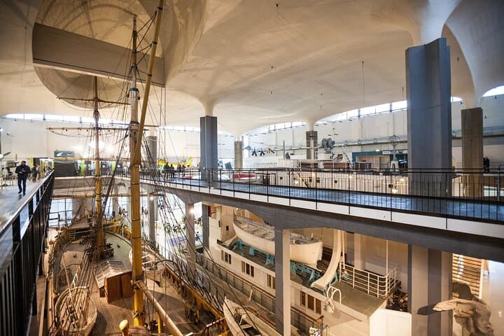 Ingresso al Museo della Scienza e della Tecnologia Leonardo da Vinci