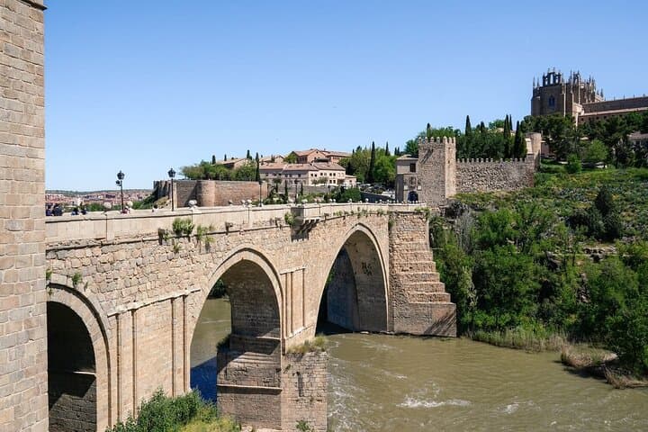 Toledo Ganztägige Tour mit Weingutbesuch, Tapas und Weinverkostung — Foto 4