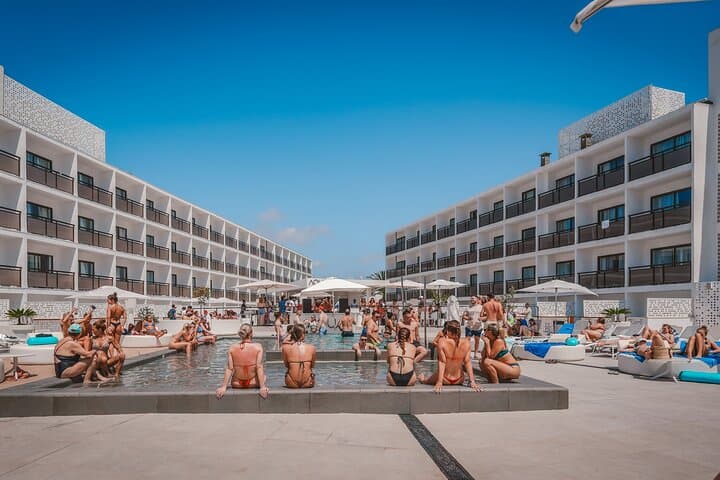 Fiesta en barco Ibiza Cruise Crush y prefiesta en la piscina — foto 4