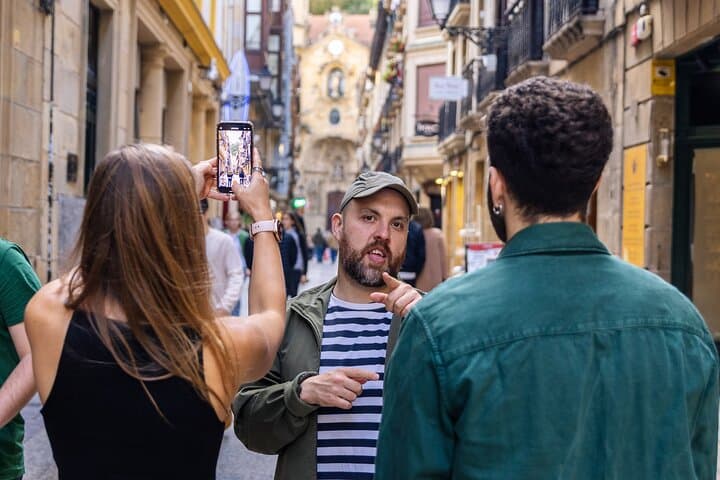 Visite de Pintxos à San Sebastián avec un Chef : 5 Bars, Nourriture & Vin — photo 4