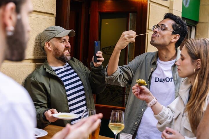 Visite de Pintxos à San Sebastián avec un Chef : 5 Bars, Nourriture & Vin — photo 3