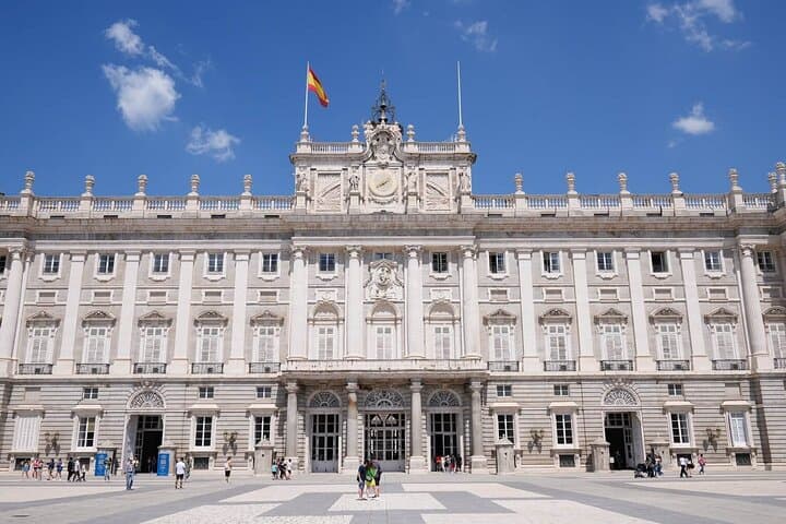 Tour con Ingresso Anticipato al Palazzo Reale di Madrid