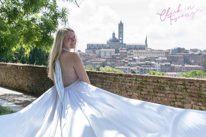 Privates Fotoshooting mit fließendem Kleid in der Toskana — Foto 3