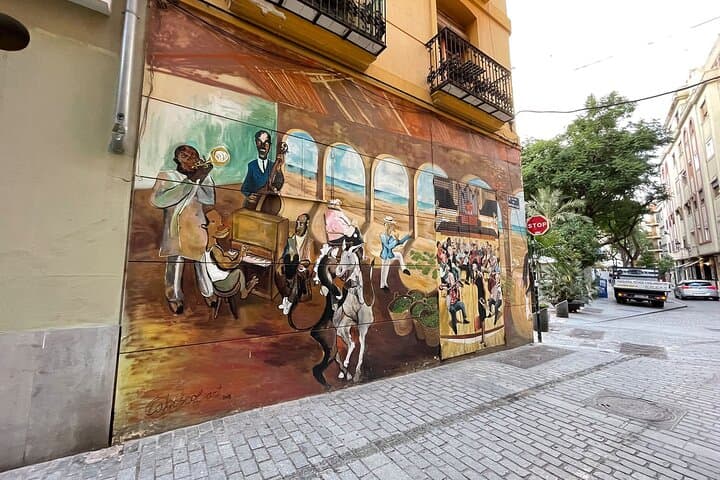 Tour in Bicicletta del Street Art di Valencia in Piccolo Gruppo — foto 2