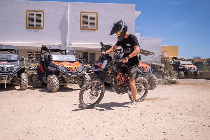Ibiza: Escursione in Moto Elettrica