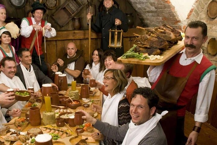 Mittelalterliches Ritteressen mit Live-Musik in München
