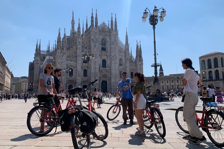 Tour in Bicicletta per Piccoli Gruppi: I Punti Salienti di Milano — foto 2