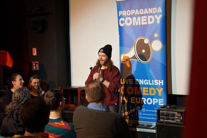 Englische Stand-Up-Comedy bei HIER WO DU STRAHLST, Berlin — Foto 4