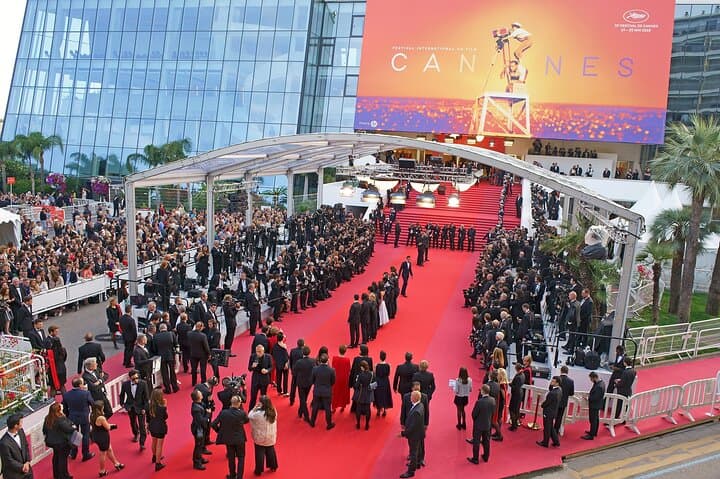 Tour Privado en Cannes: Perspectivas del Festival de Cine y Vistas Escénicas