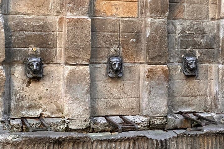 Tour a piedi autoguidato nel centro storico di Bilbao e caccia al tesoro — foto 2