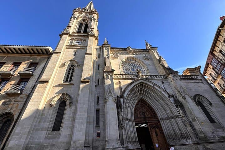 Tour a piedi autoguidato nel centro storico di Bilbao e caccia al tesoro — foto 3