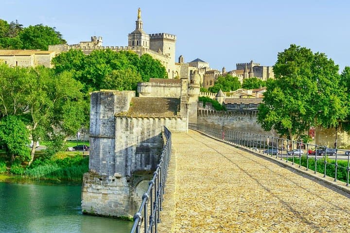 60-minütige lokale Wanderung durch Avignon — Foto 5