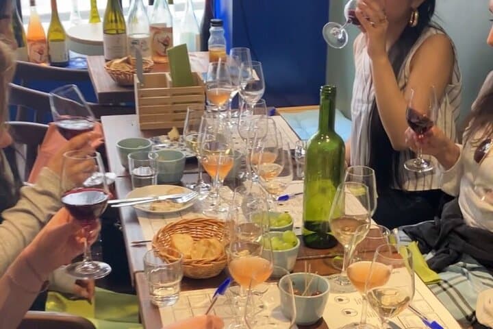 Cata de Vinos en París y Maridaje de Quesos Franceses — foto 4