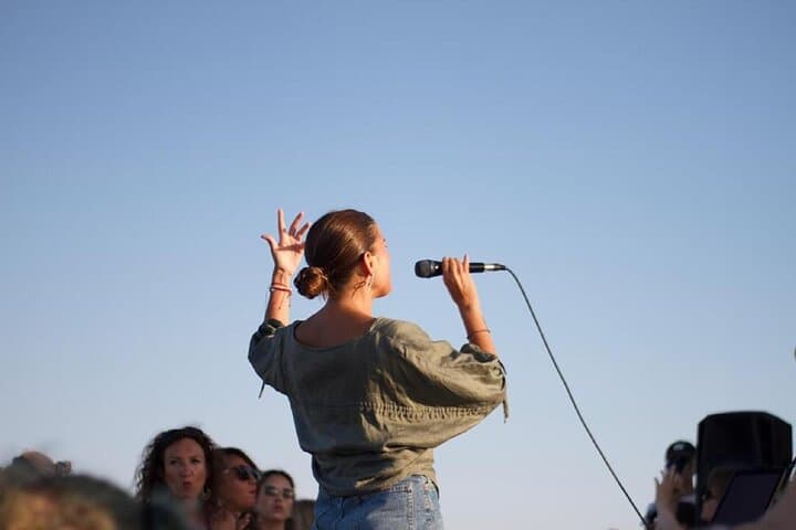 Sonnenuntergang Katamaranfahrt mit DJ in Barcelona — Foto 4