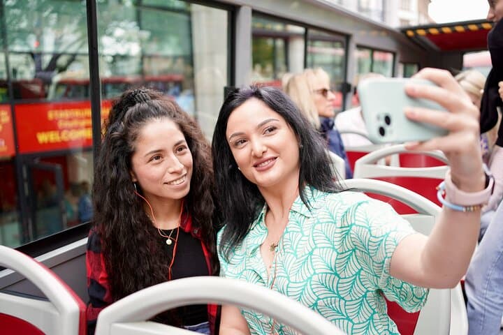 Hop-On Hop-Off Tour CitySightseeing München — Foto 4