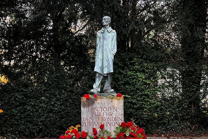 Private Dachau Konzentrationslager Gedenkstätten Tour von München — Foto 4