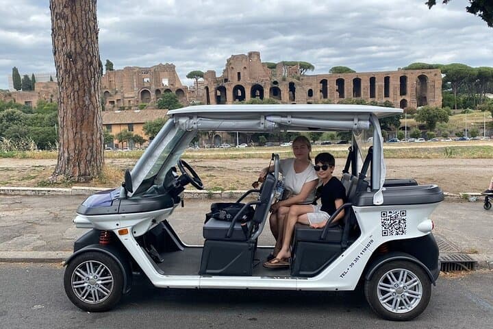 Roma: Tour in Golf Cart con Accesso Prioritario alla Fontana di Trevi, Gelato e Supplì — foto 3