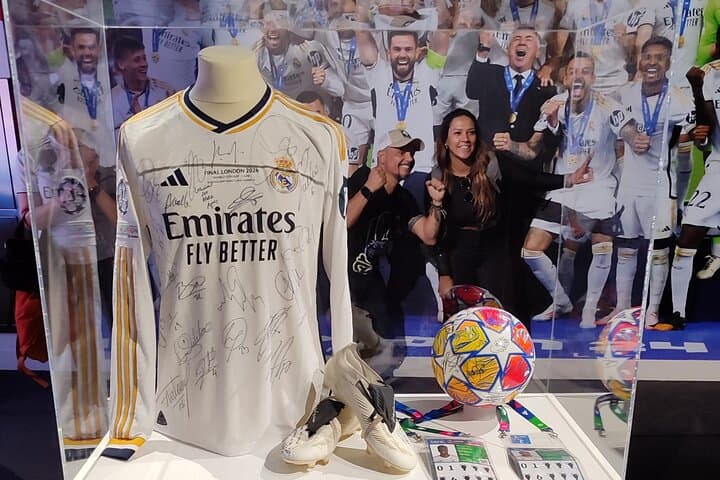 Bernabéu Stadion & Real Madrid Museum Tour — Foto 2